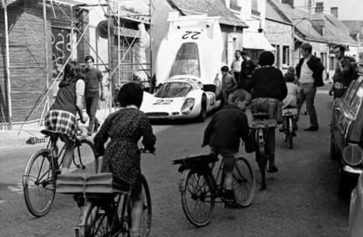 teloche 1969 Porsche garage (south of LeMans).jpg