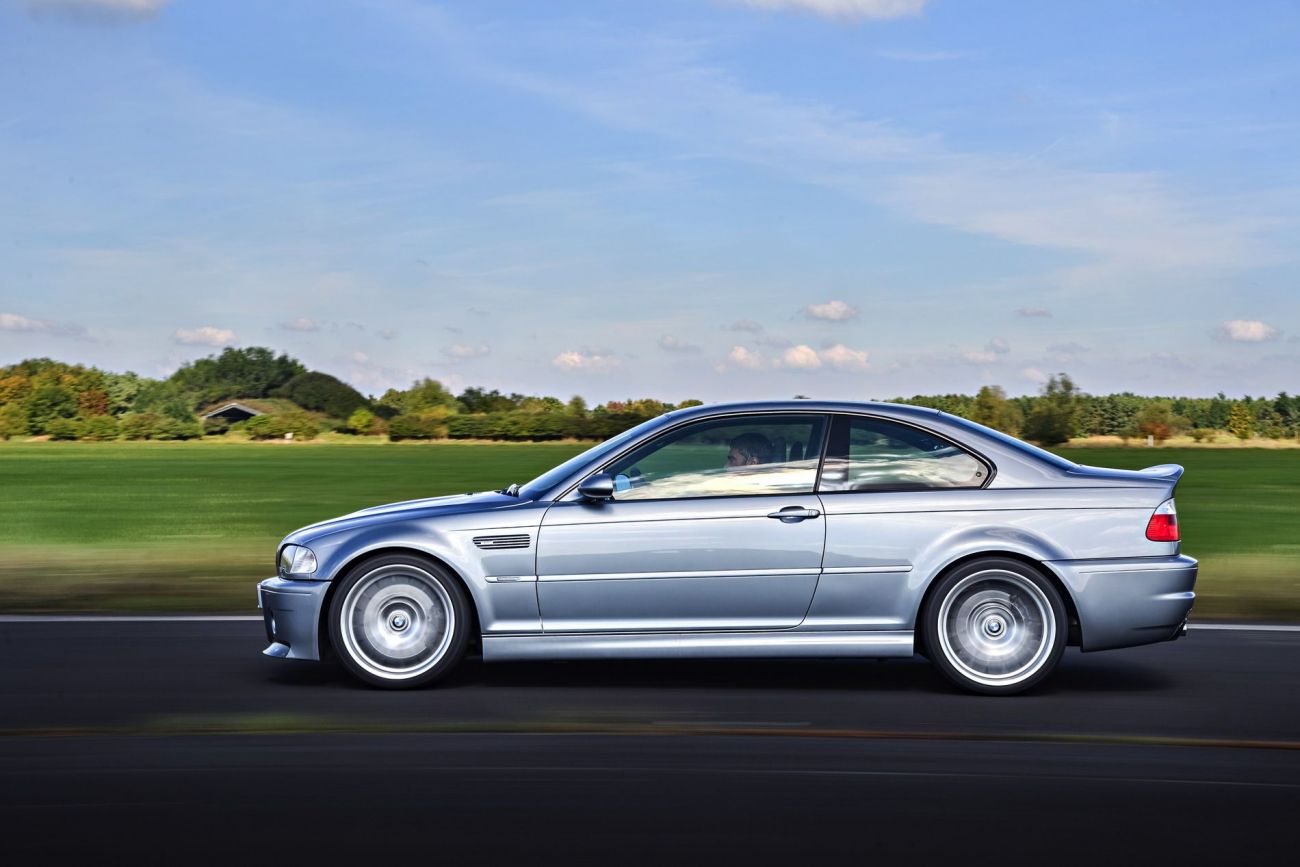 BMW-E46-M3-CSL-11.thumb.jpg.369c917d7f93858858d58ffd35f7e8a9.jpg