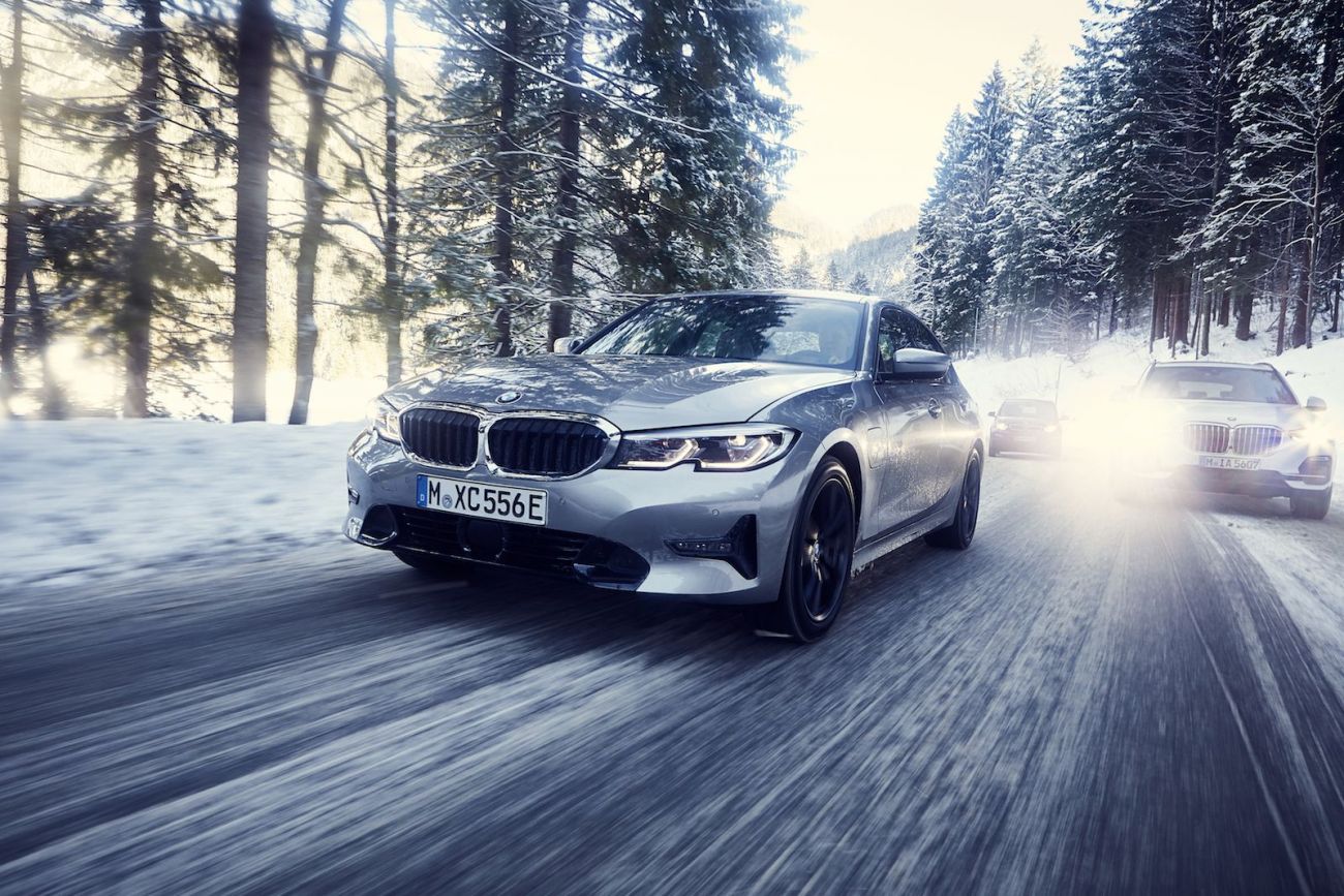 P90334008_highRes_the-bmw-330e-sedan-t.thumb.jpg.2a6c54347da9b383c3849a3ad04fcbe6.jpg