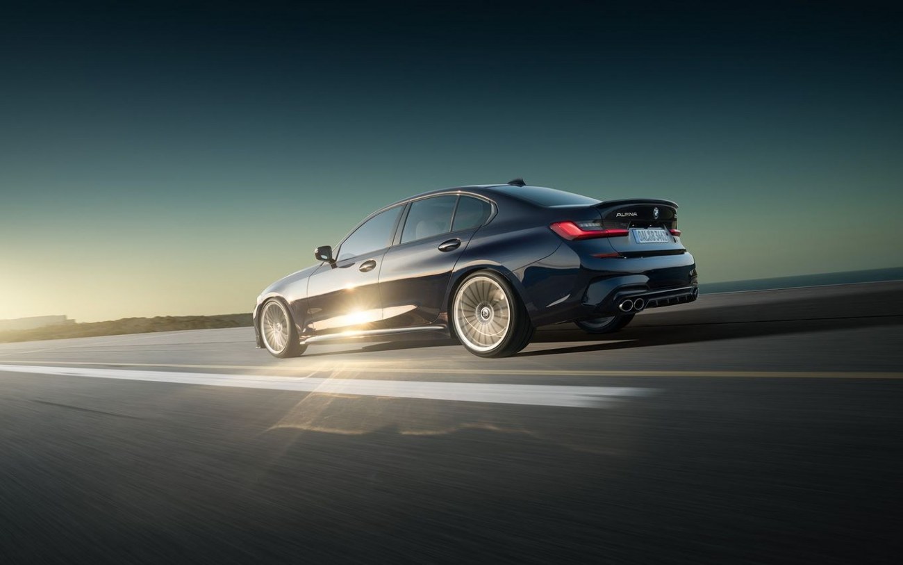 csm_BMW_ALPINA_B3_02_d78532e9d7.thumb.jpg.00a3006882db92330877f0b2030af528.jpg