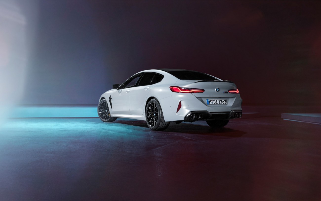 _content_dam_bmw_marketBMW_M_common_topics_magazine-article-pool_2019_bmw-m-wallpaper_bmw-m8-gran-coupe-hockenheim-mi-01.thumb.jpg.c211a9f49de778da52b7e8230b54f831.jpg