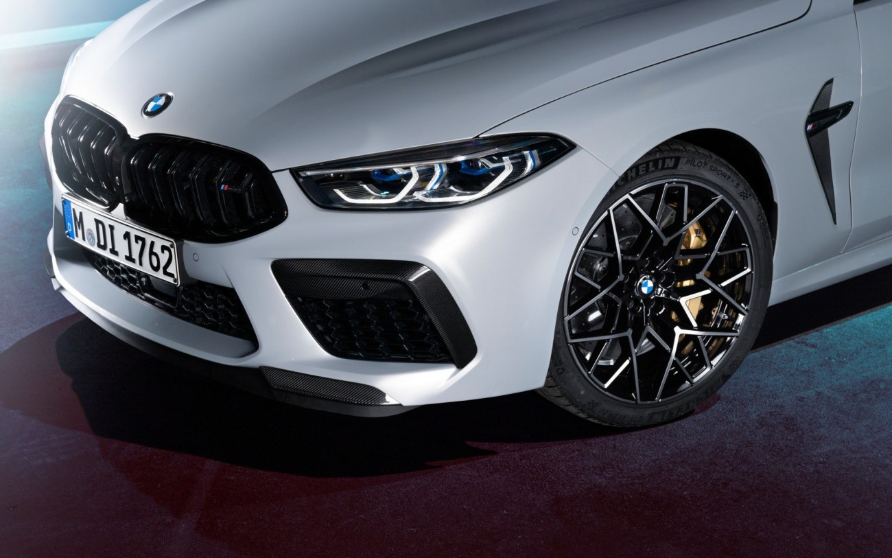 _content_dam_bmw_marketBMW_M_common_topics_magazine-article-pool_2019_bmw-m-wallpaper_bmw-m8-gran-coupe-hockenheim-mi-08.thumb.jpg.46e01c850c2ec820129601389dc217d3.jpg