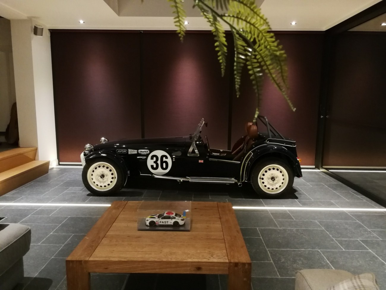 caterham.jpg