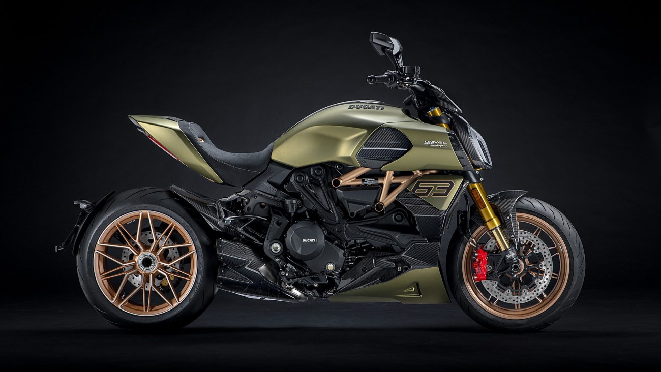 Diavel-lambo-MY21-01-Overview-Gallery-1920x1080.thumb.jpg.a6bff0446d698d8872d5480dedbbe69e.jpg