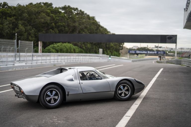 porsche-904-carrera-gts-1964-577865.jpg.859f3d9064643e41141e5ebce7e2e873.jpg