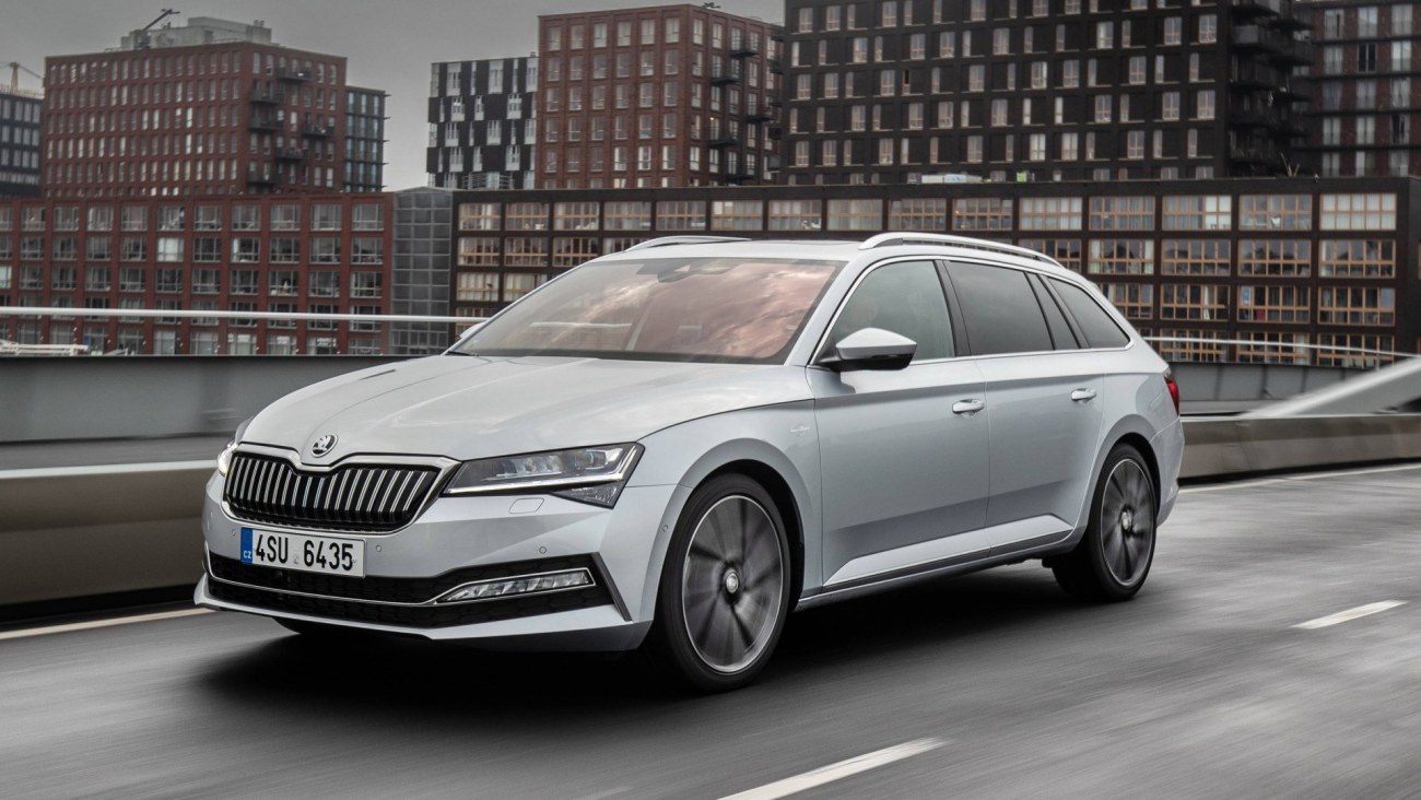 1920_superb-iv-combi-0161-506286.thumb.jpg.e0cb047c807294cc238303f2a4960636.jpg