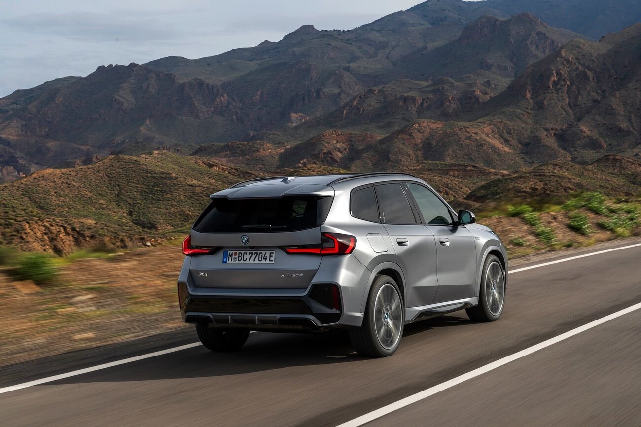 2023-bmw-x1-xdrive30e-15.thumb.jpg.3e943963d209d0287cb0528d1ba42a12.jpg
