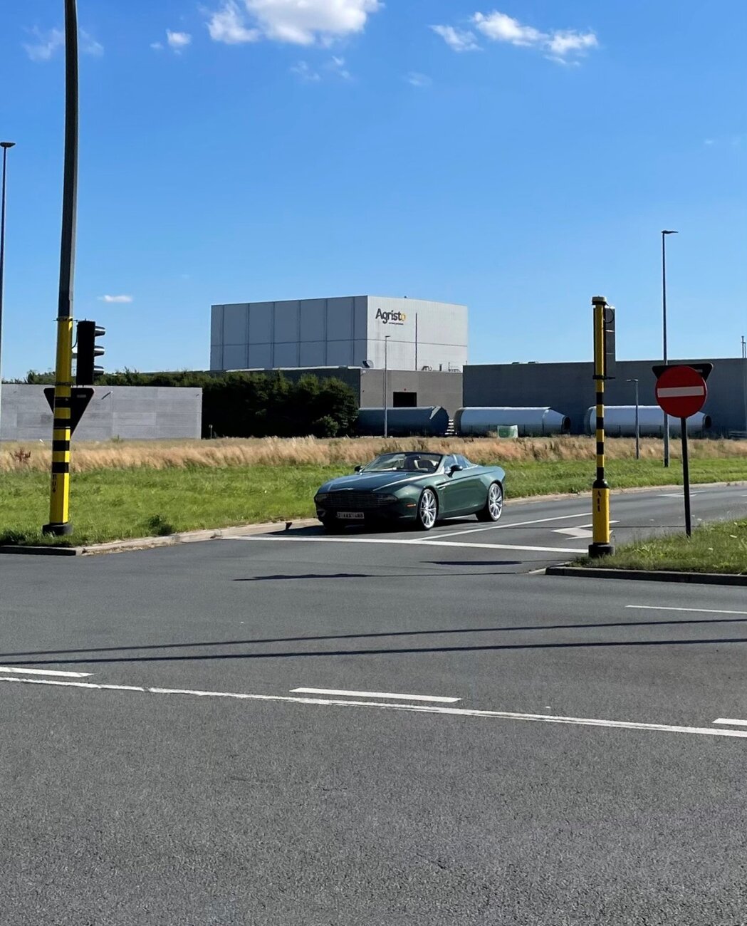ASTON.jpg