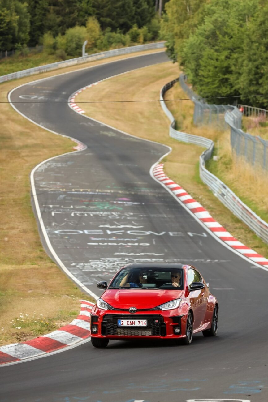 1417241848_racetracker_18479240_285443(Large).thumb.jpg.6ccd1b094f2929ebcc690e71ee4fdc08.jpg