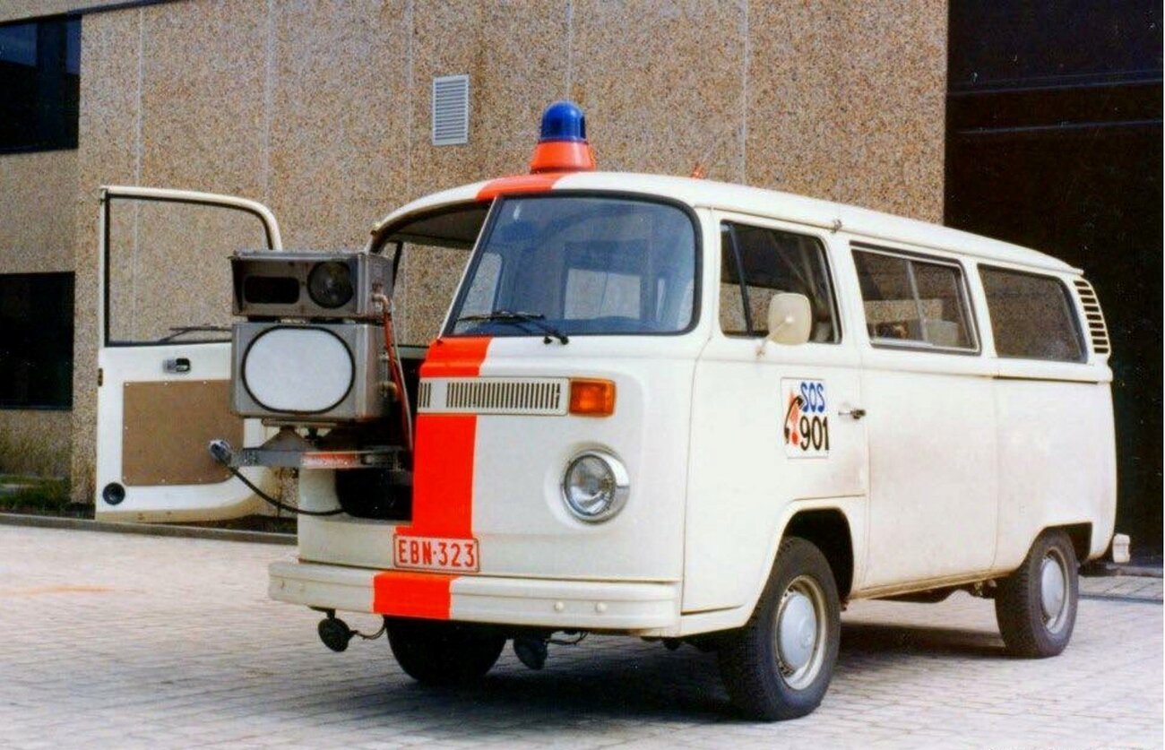busje.thumb.jpg.97f8bade26b834421e5c0b7fd2d781a1.jpg