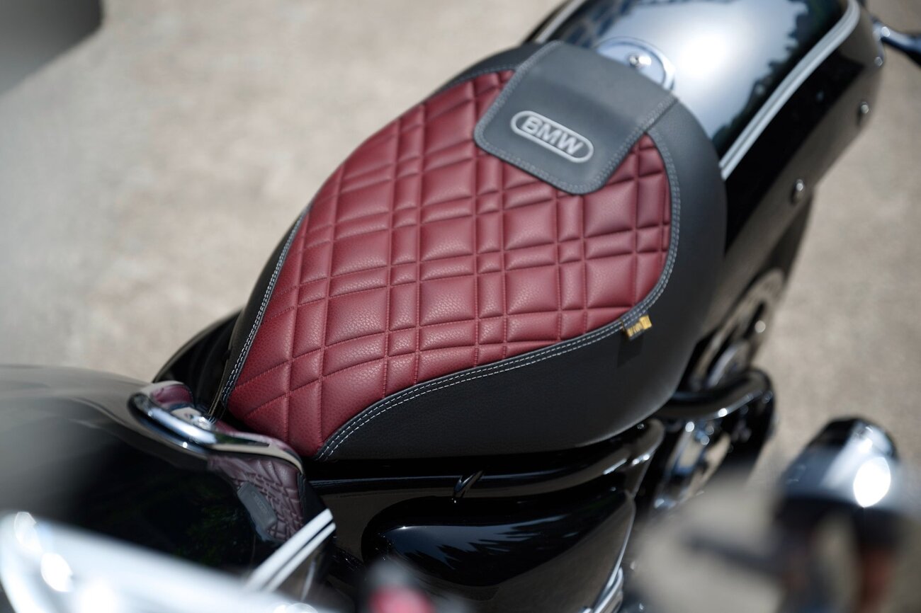P90488257_lowRes_bmw-r-18-100-years-1.thumb.jpg.be2b8c1505844ba456bbbb2063eacd3d.jpg