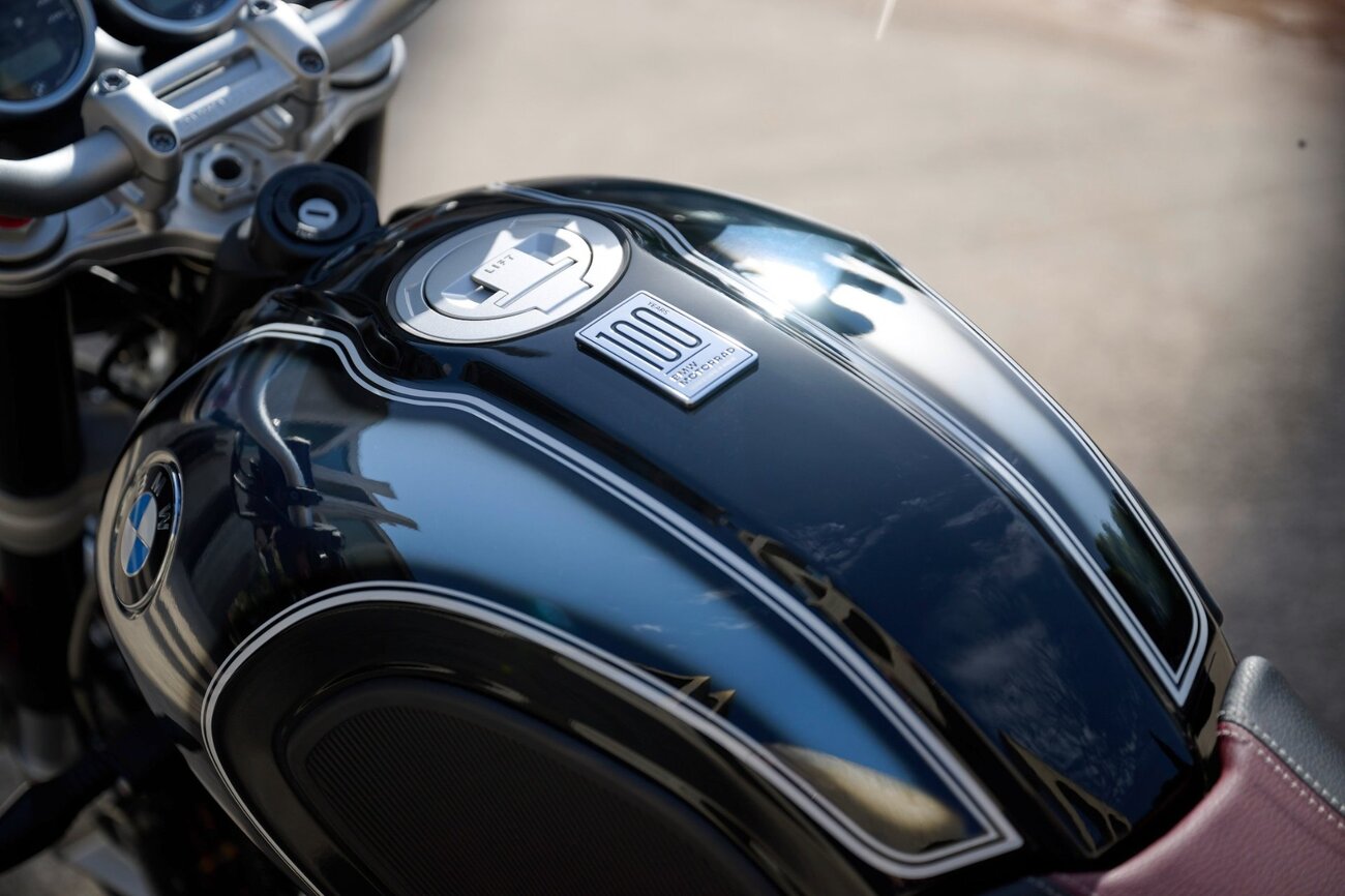 P90488263_lowRes_bmw-r-ninet-100-year.thumb.jpg.cbf4243107be36ae9ec55580a901fc6e.jpg