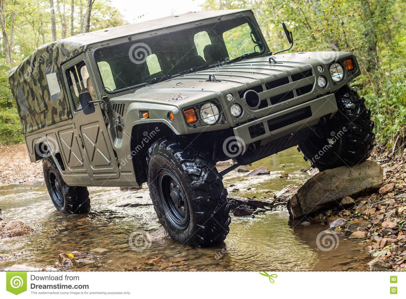 suv-motor-car-toyota-mega-cruiser-driving-forest-vladivostok-russia-september-road-82699131.jpg.1c7e16e7de434aa29d5f0d06bad3c504.jpg