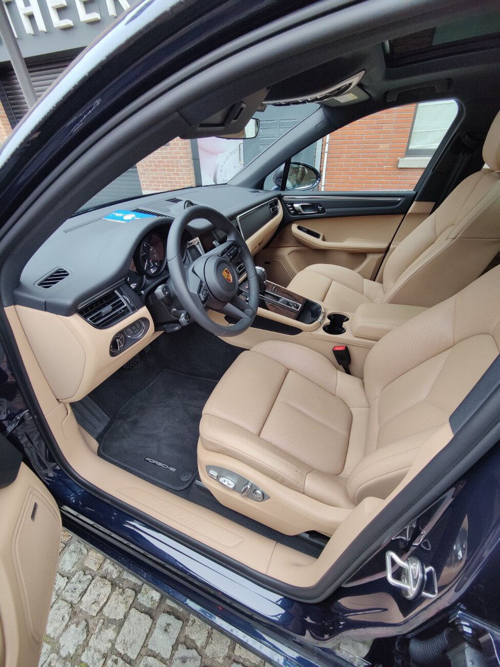 2023macan02.jpg