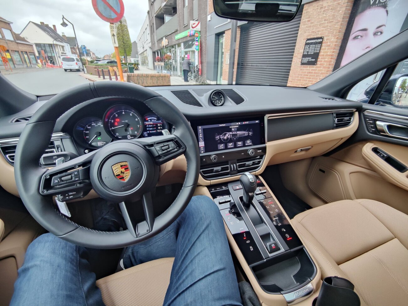 2023macan03.jpg