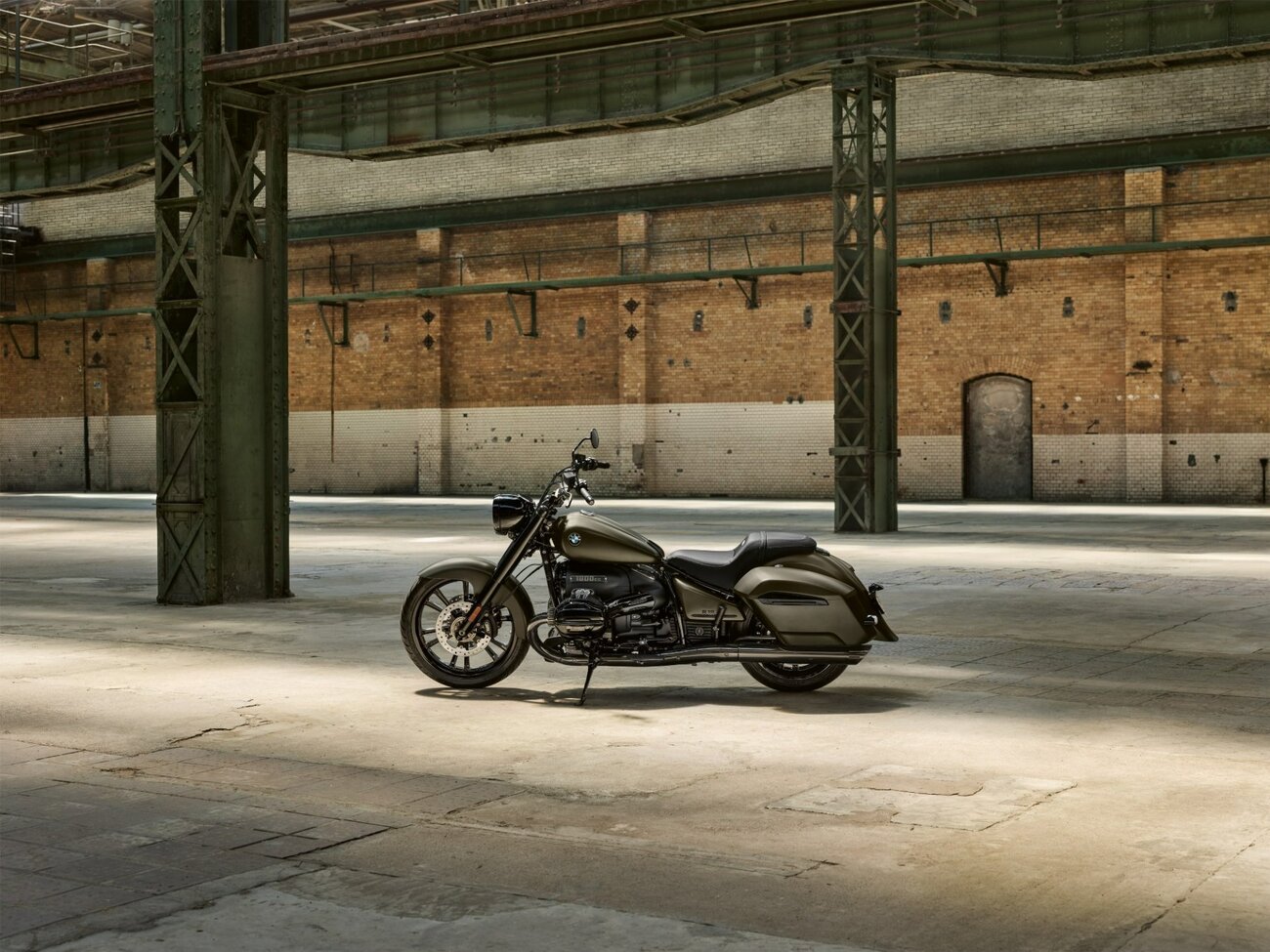 P90504653_lowRes_bmw-r-18-roctane-05-.thumb.jpg.cd938a978848223c4fe1c02a873623d3.jpg