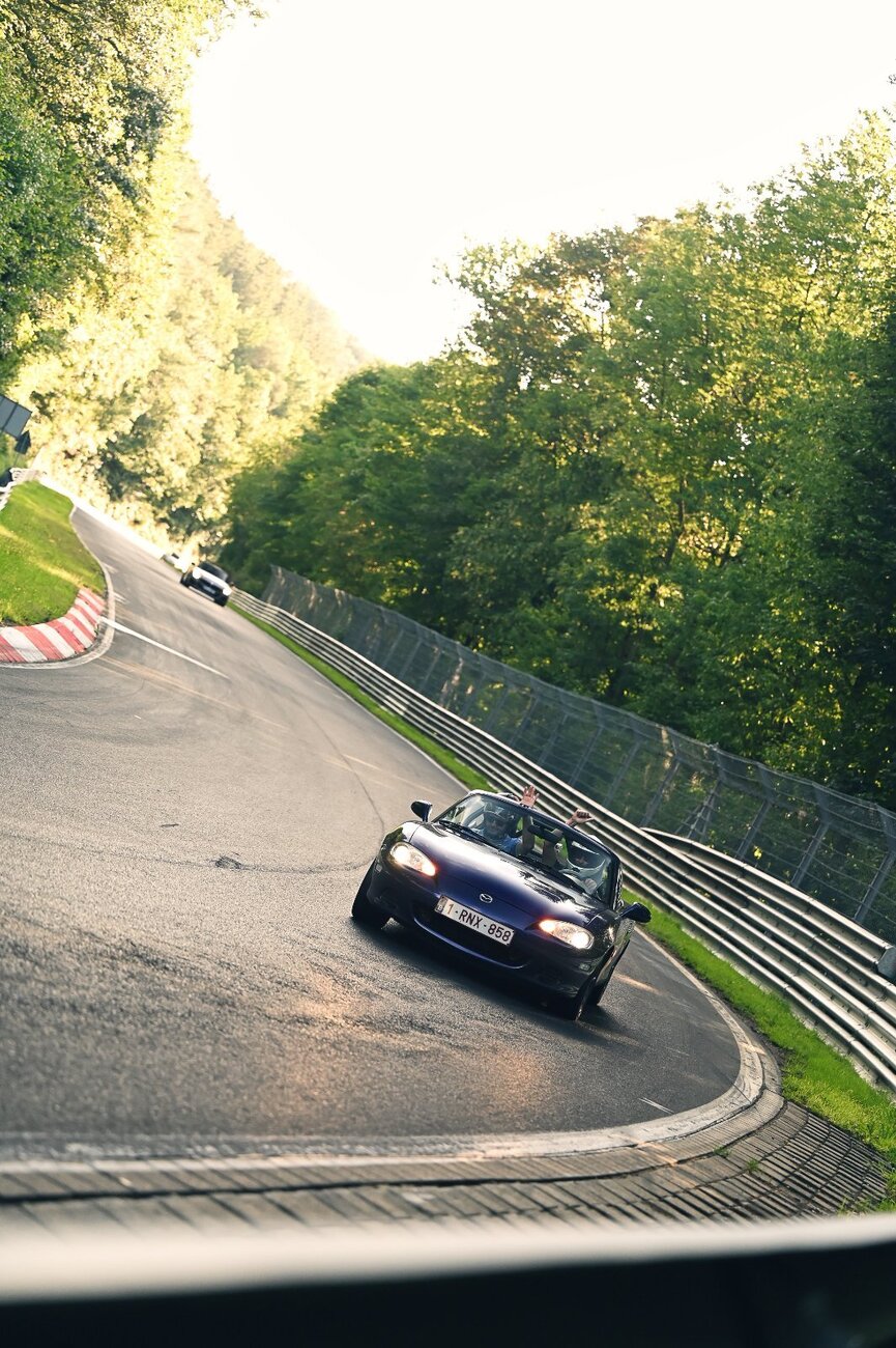 racetracker_23669930_375975.thumb.jpg.d6ed38b4140482dd51b3332533e41eb1.jpg