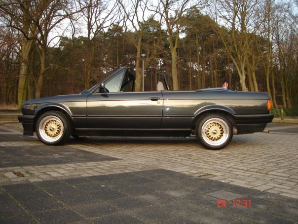 bmw318i.jpg.3f8f4da48433da1a1c2c1e6578909d46.jpg