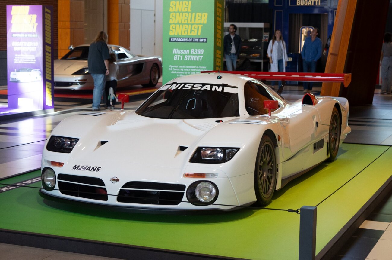 R390GT1Street.thumb.jpg.b7b4868258d71aa25f59bda44726fda3.jpg
