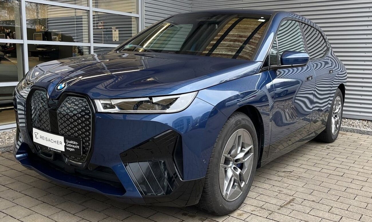 2025-03-1321_28_04-BMWiXAxDrive40SportpaketNavi360LaserACCAHKasSUV_Off-roadVehicle_Pic.thumb.jpg.148a8127200cb555b5cfbedd7964ee6b.jpg
