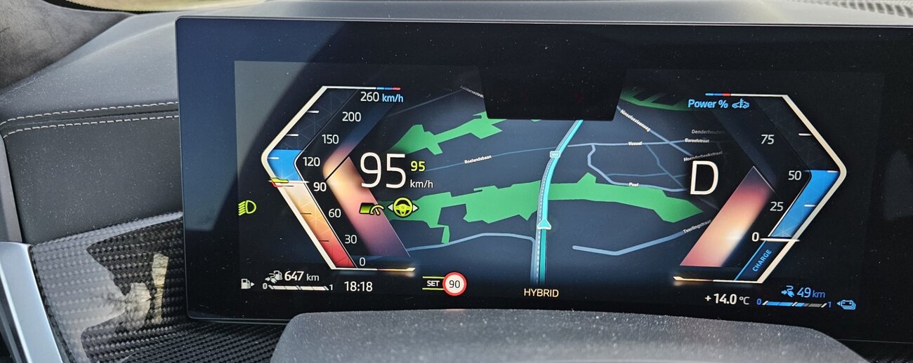 AndroidAuto-waze-bmw-center.jpg