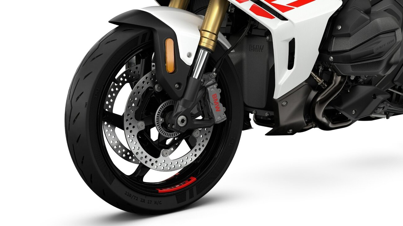 P90596258_lowRes_the-new-bmw-r-1300-r.thumb.jpg.5e9a4597b109669a12ac8ad37c766cae.jpg