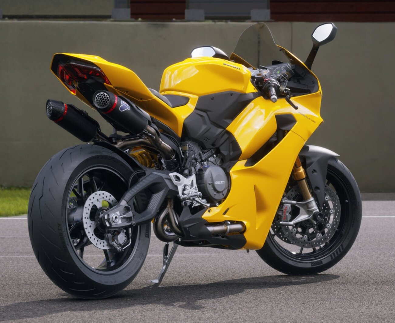 2025-11-09 19_48_13-Ducati Configurator — Mozilla Firefox.jpg