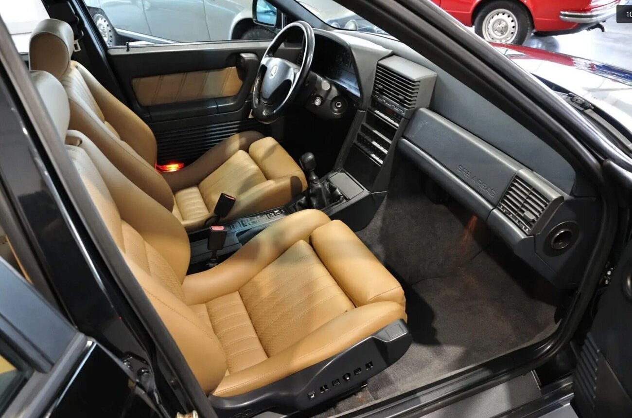 2025-11-23 21_31_50-Alfa Romeo 164 Berline in Zwart tweedehands in Cortemaggiore - Piacenza voor € 2.jpg