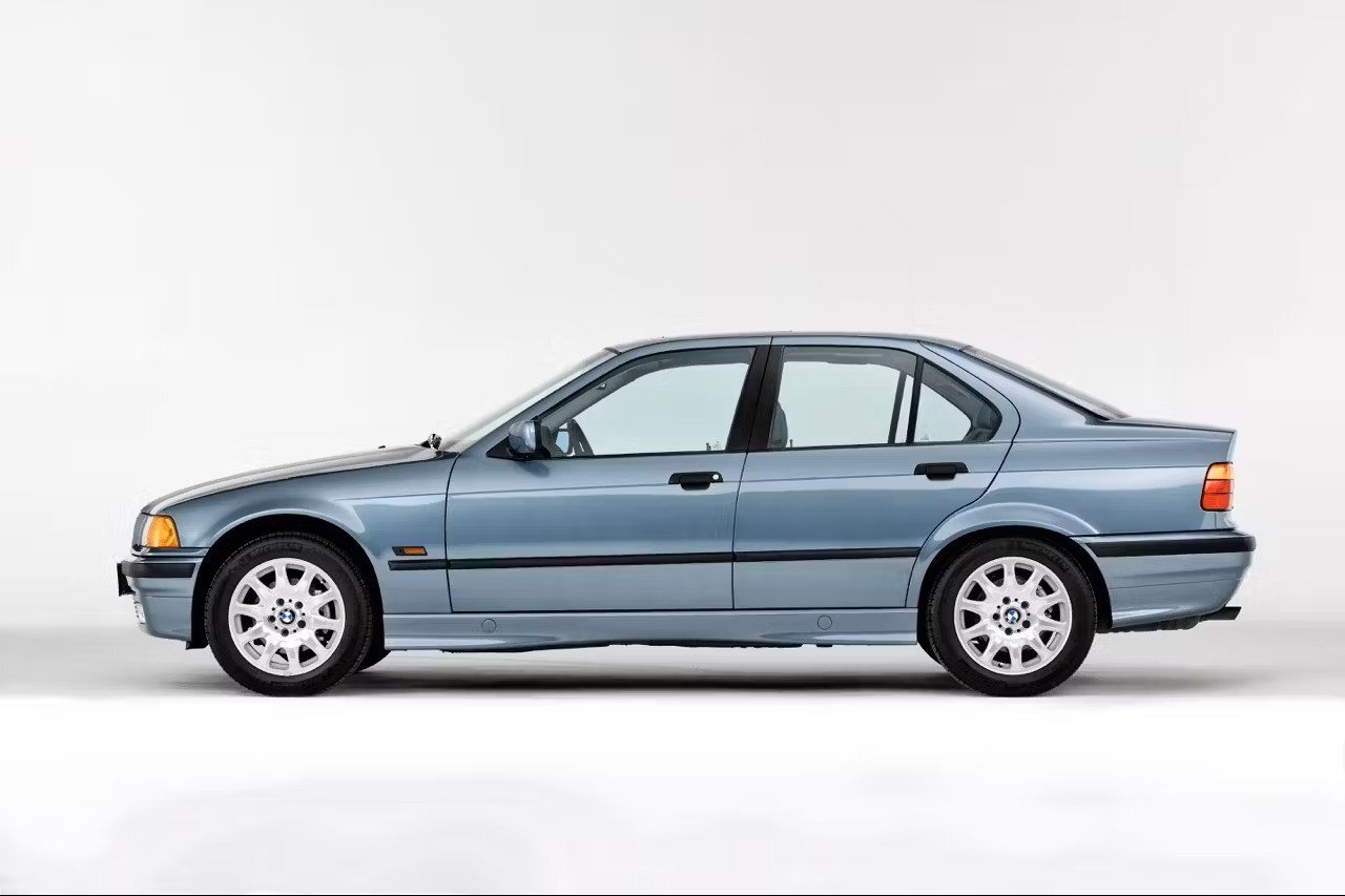 BMW-E36-3-Series-2.jpg.fbcce153a4f2d38cc22c196244a3a62d.jpg