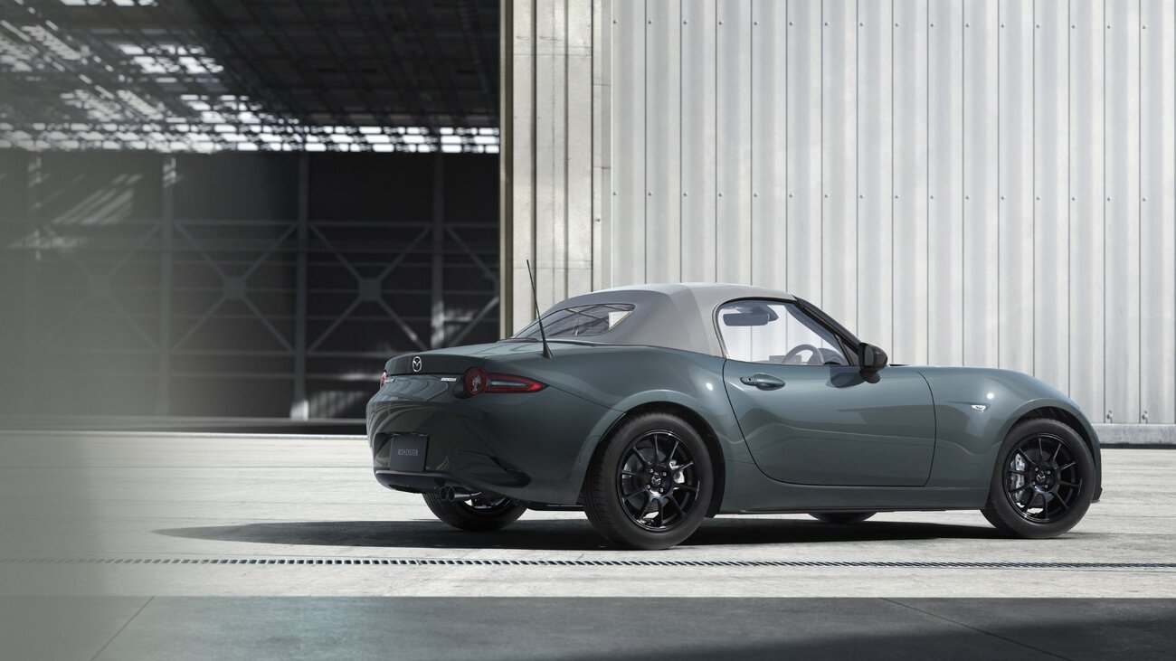 Mazda_MX_5_Zinc_Green.thumb.jpg.67adfc6434d9154ad2053c72987e5d7a.jpg